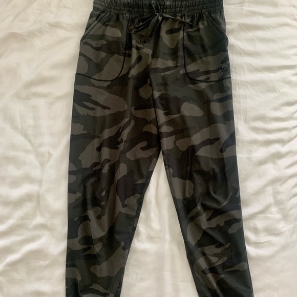 Albion Camo Destination Joggers - Picture 1 of 6